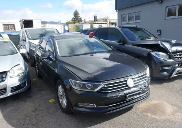 Volkswagen Passat cena 33900 przebieg: 169702, rok produkcji 2016 z Głogów Małopolski małe 46